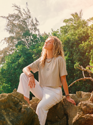 Camiseta pure calm Crop Tee · Sand