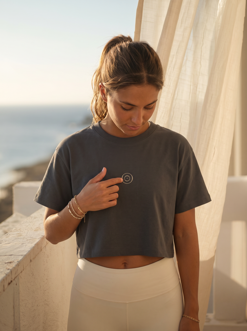 Camiseta pure calm Crop Tee · Grey